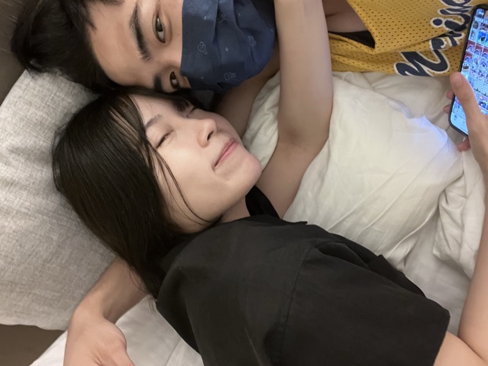 在旅途中拍攝的兩人生活照片
